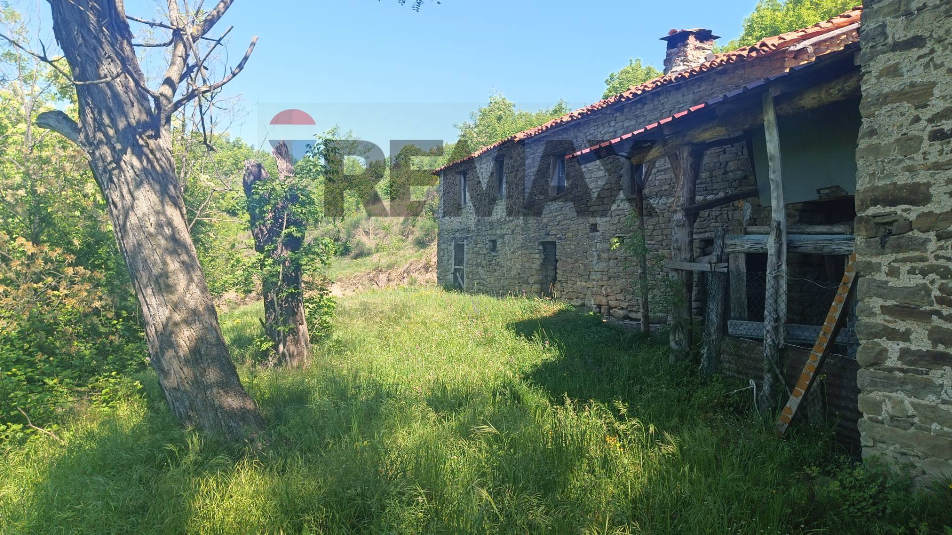 Cascina/Casale in vendita a Cairo Montenotte