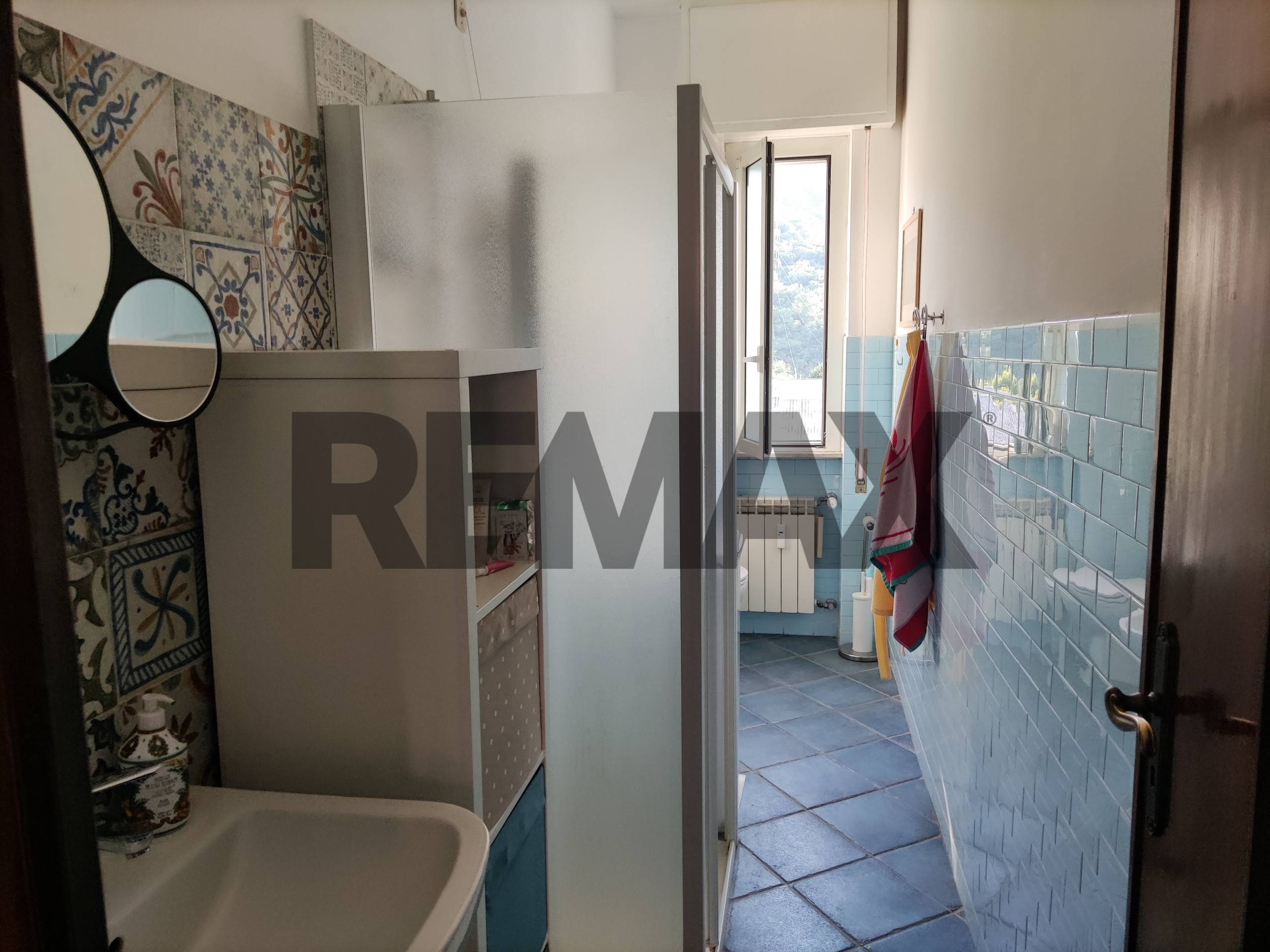 Appartamento in vendita a Savona, Lavagnola