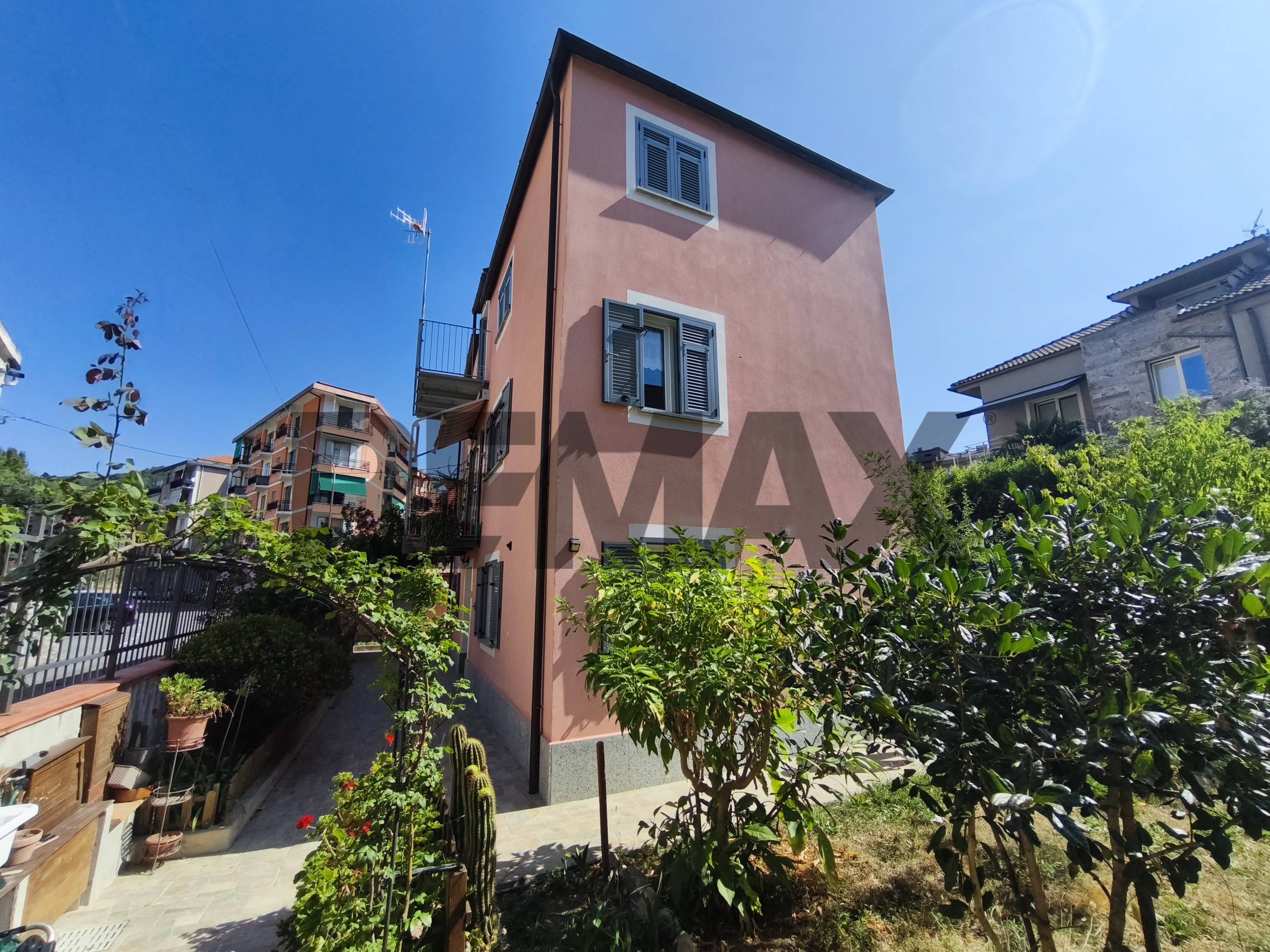 Casa Indipendente in vendita a Quiliano