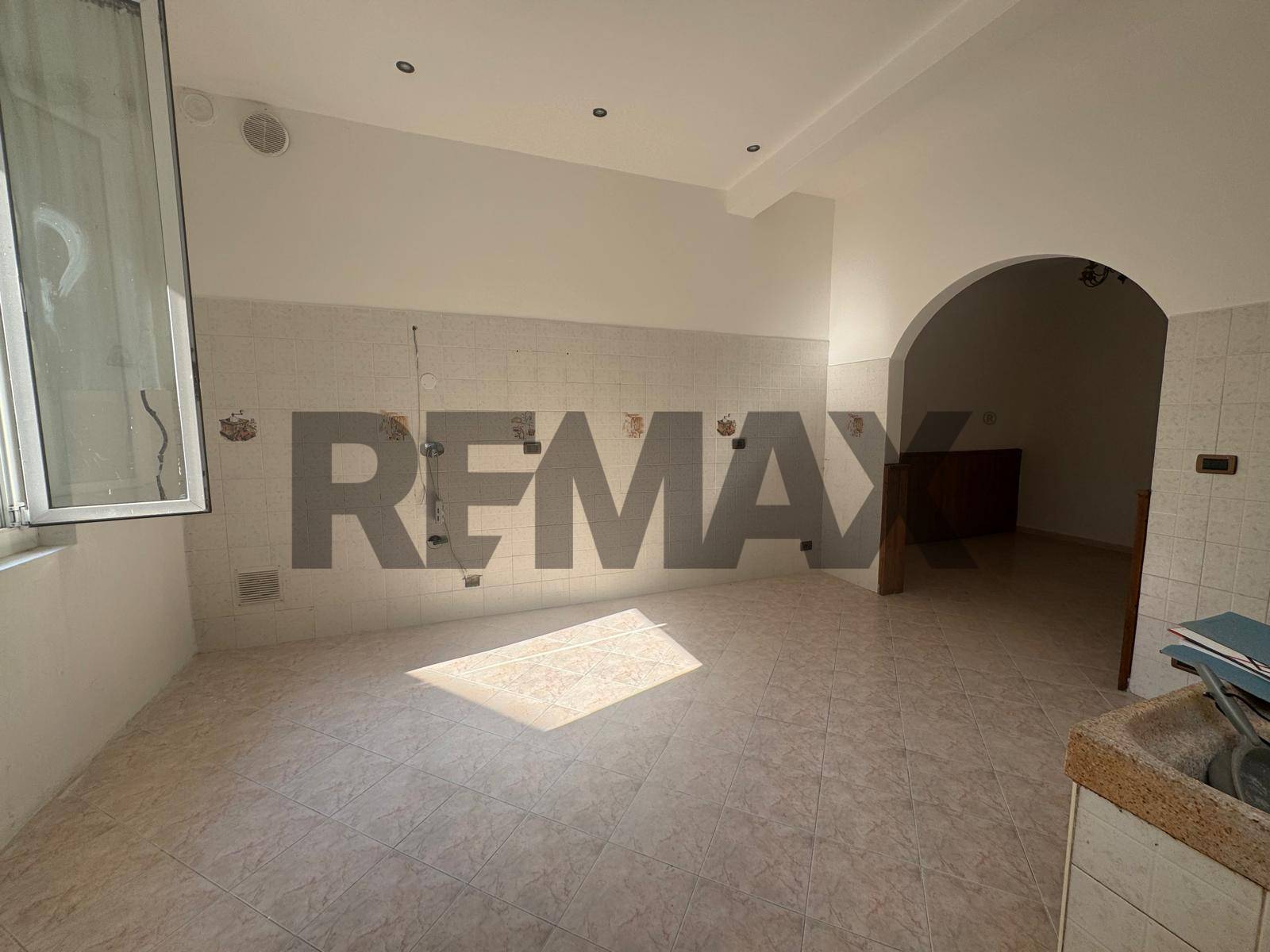 Appartamento in vendita a Savona, Lavagnola