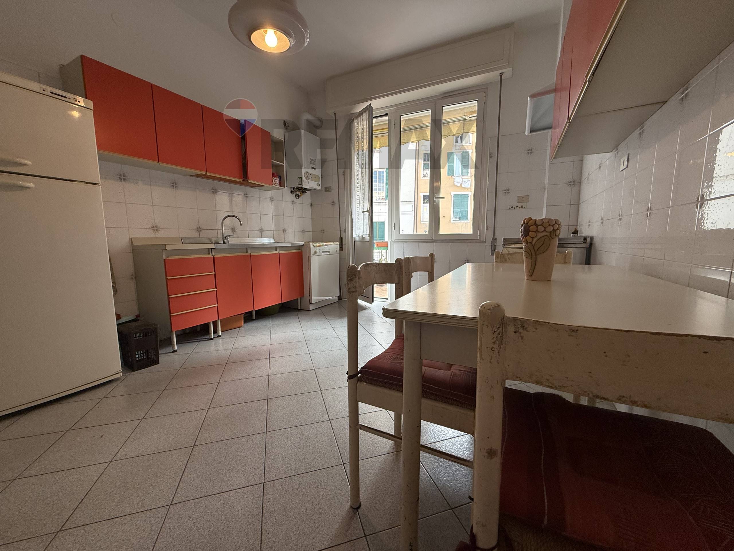 Appartamento in vendita a Savona, Centro storico