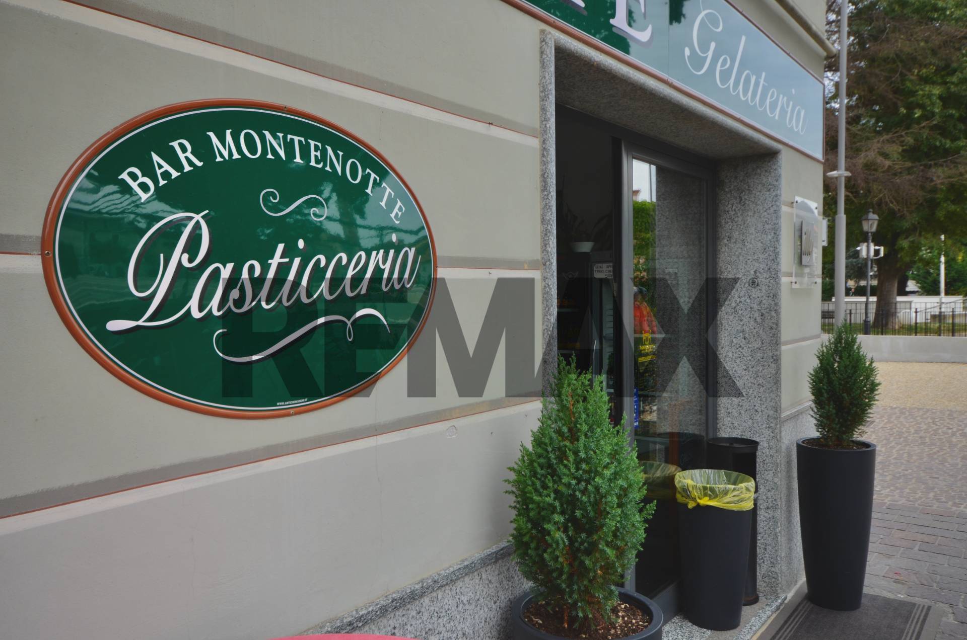 Bar in vendita a Cairo Montenotte, Centro