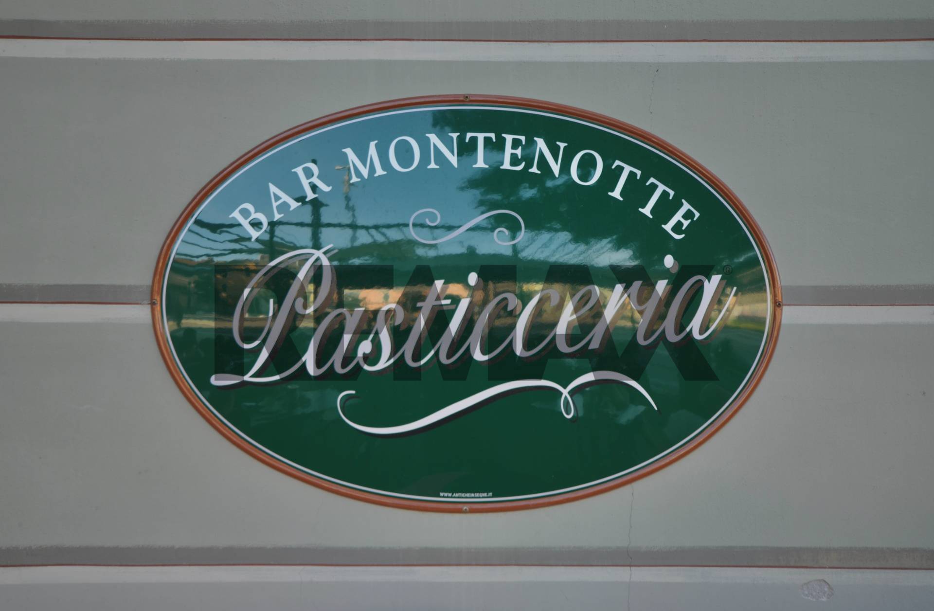 Bar in vendita a Cairo Montenotte, Centro