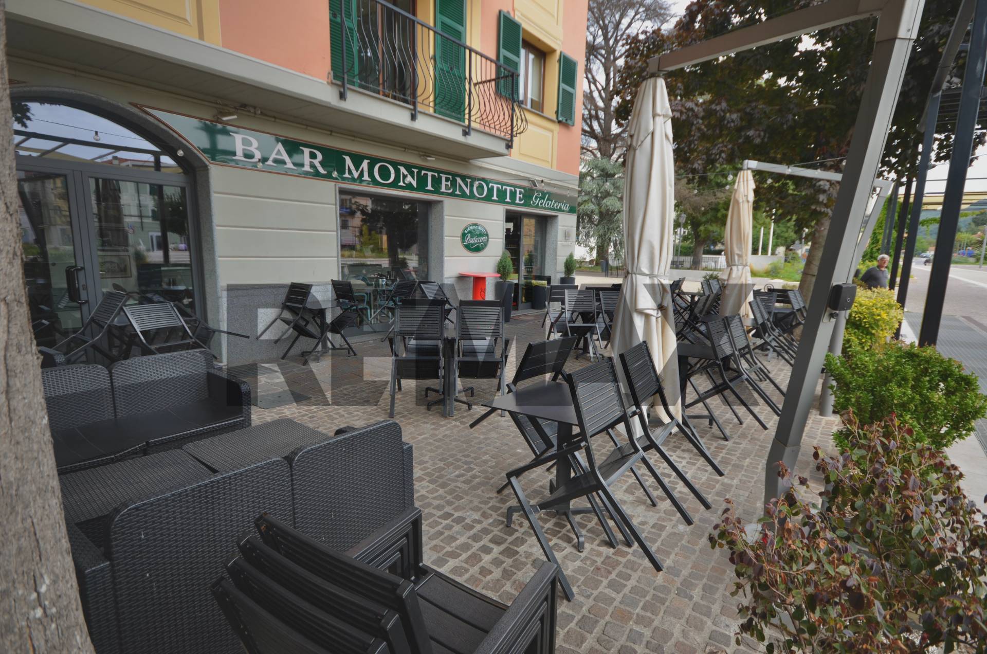 Bar in vendita a Cairo Montenotte, Centro
