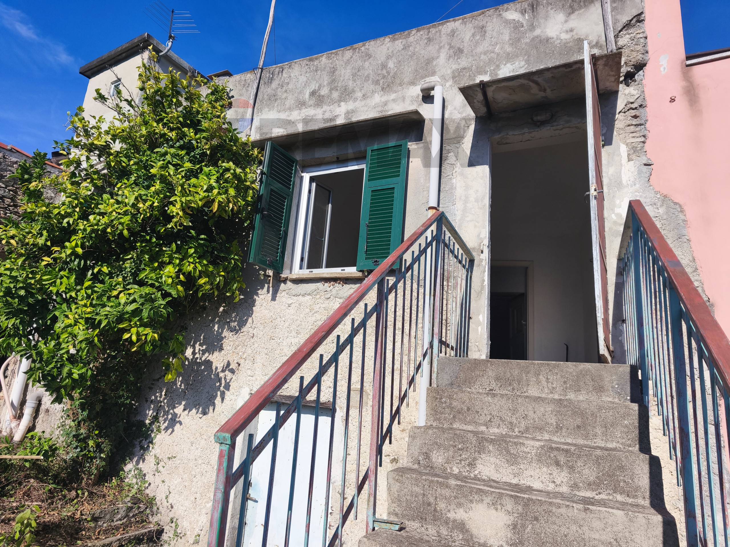 Rustico in vendita a Vado Ligure