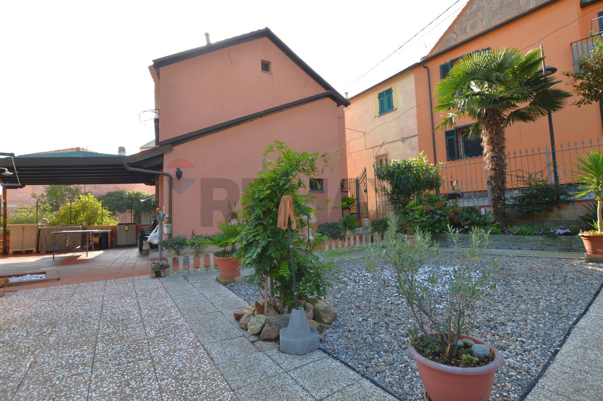 Casa Semindipendente in vendita a Bergeggi