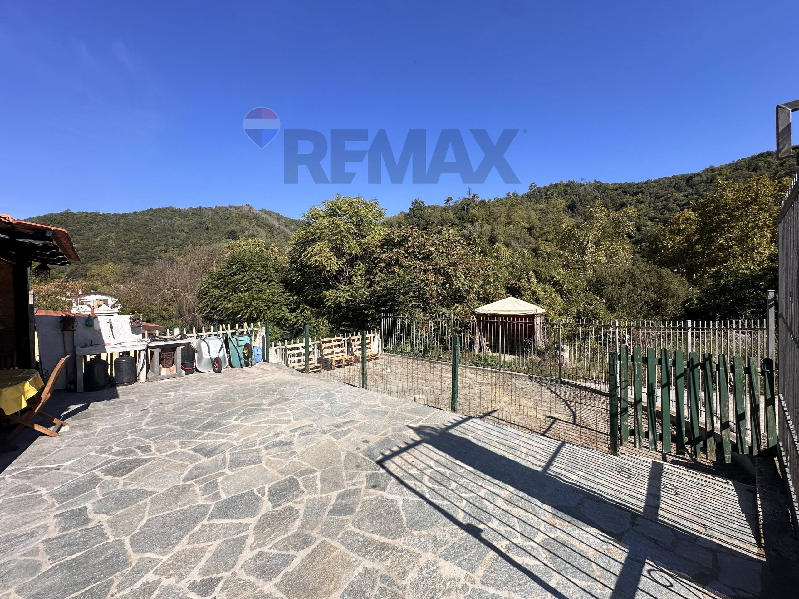 Casa Indipendente in vendita a Savona, Montemoro