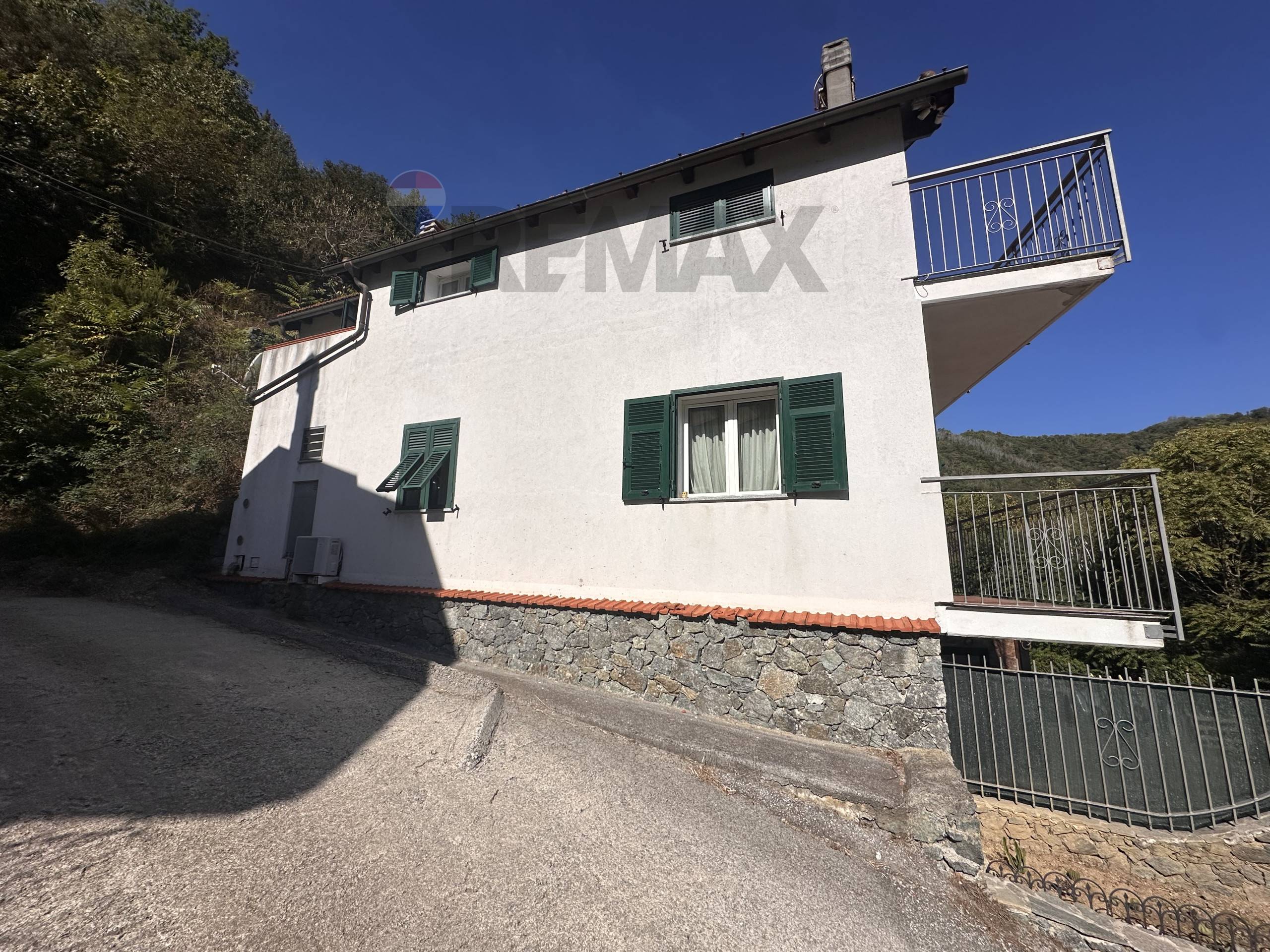 Casa Indipendente in vendita a Savona, Montemoro