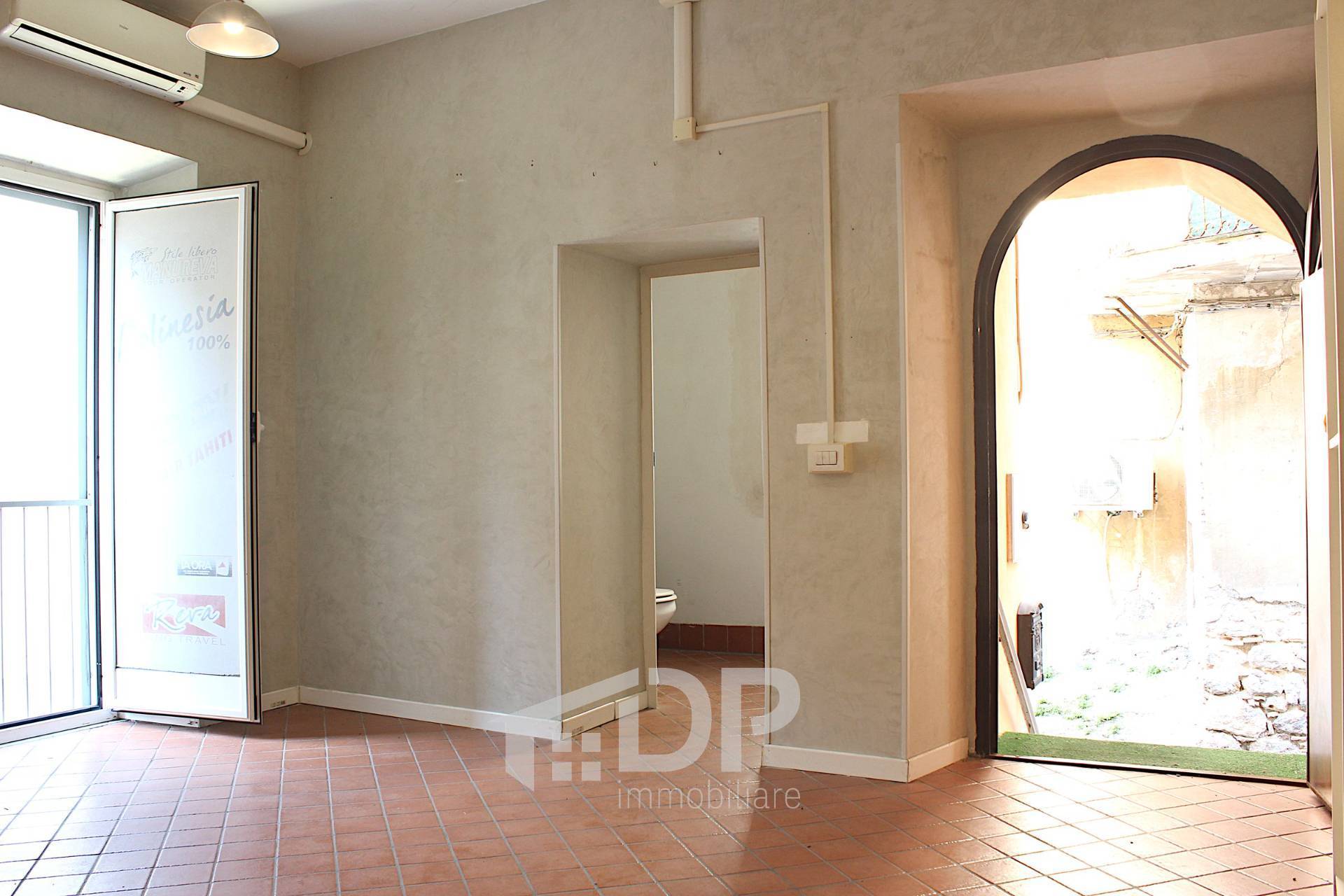 Studio/Ufficio in vendita a Palombara Sabina, Semicentrale