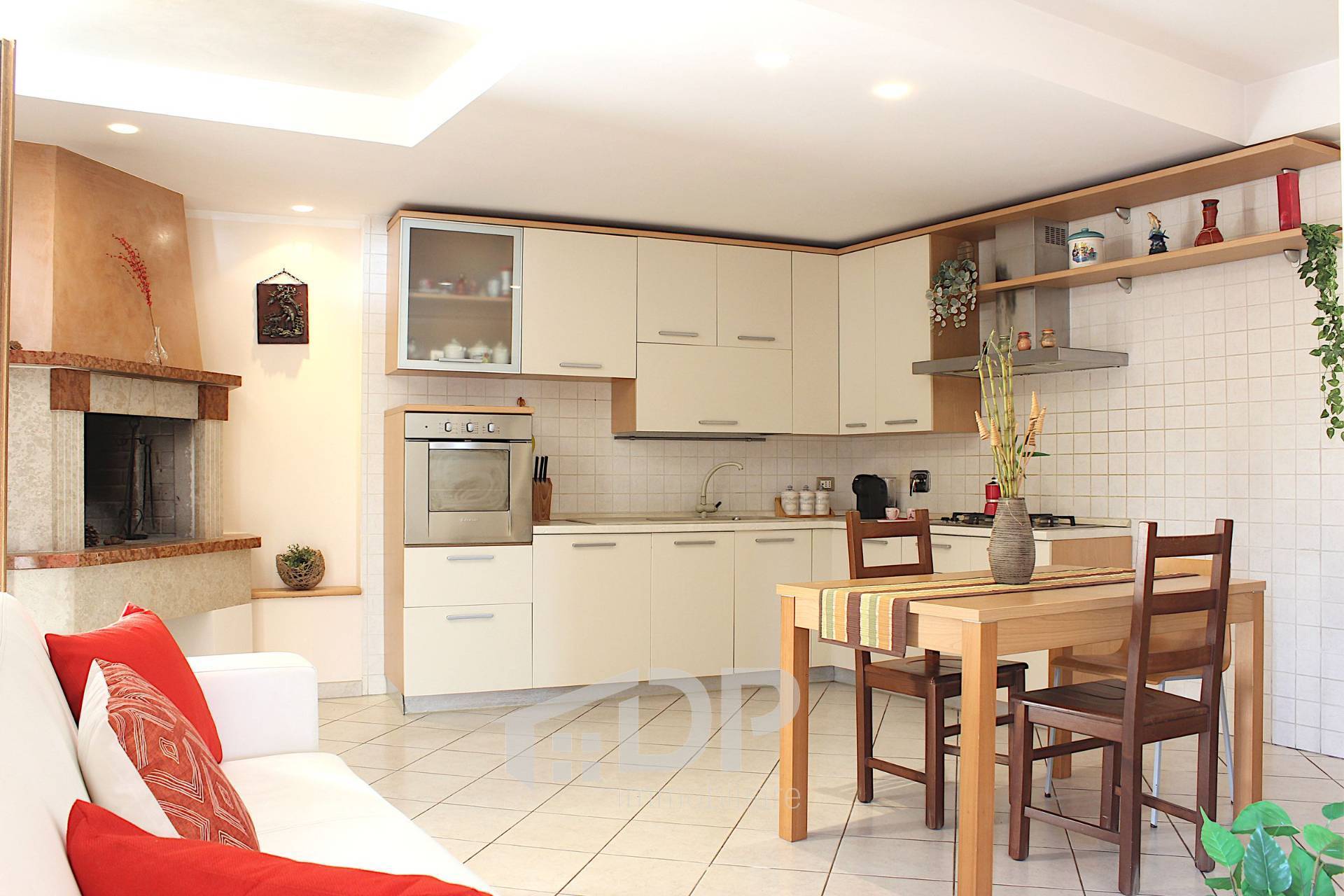 Appartamento in vendita a Palombara Sabina, Semicentrale