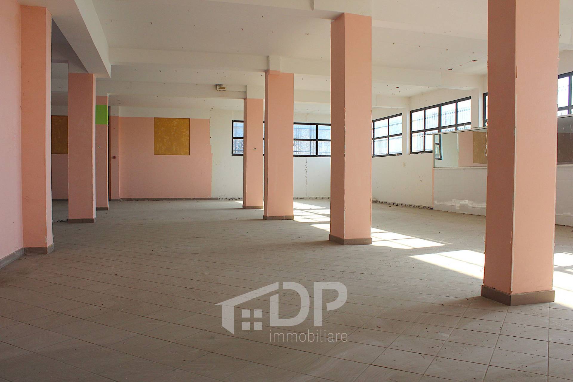 Locale commerciale in vendita a Palombara Sabina, Santa Maria