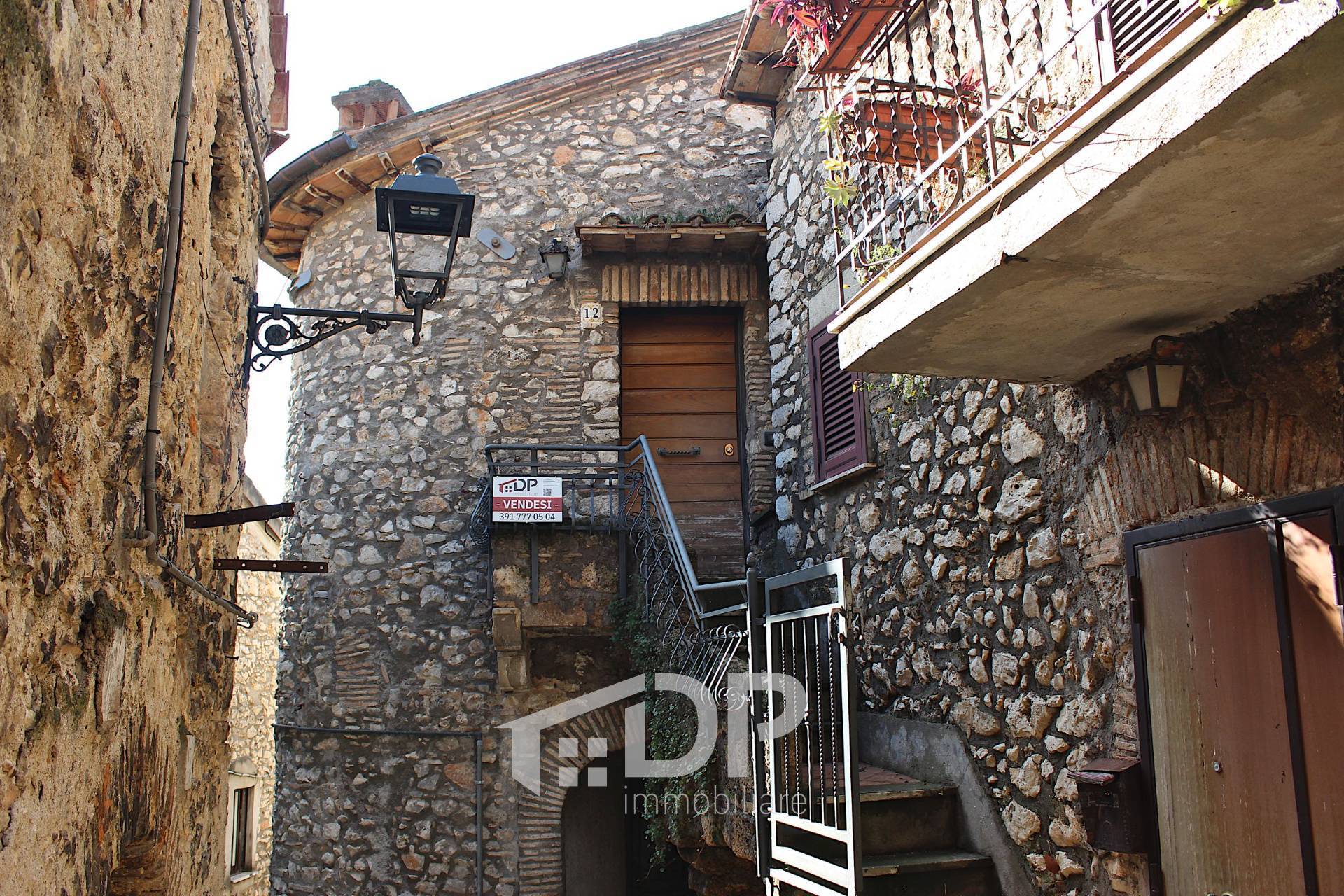 Appartamento in vendita a Moricone, Centro