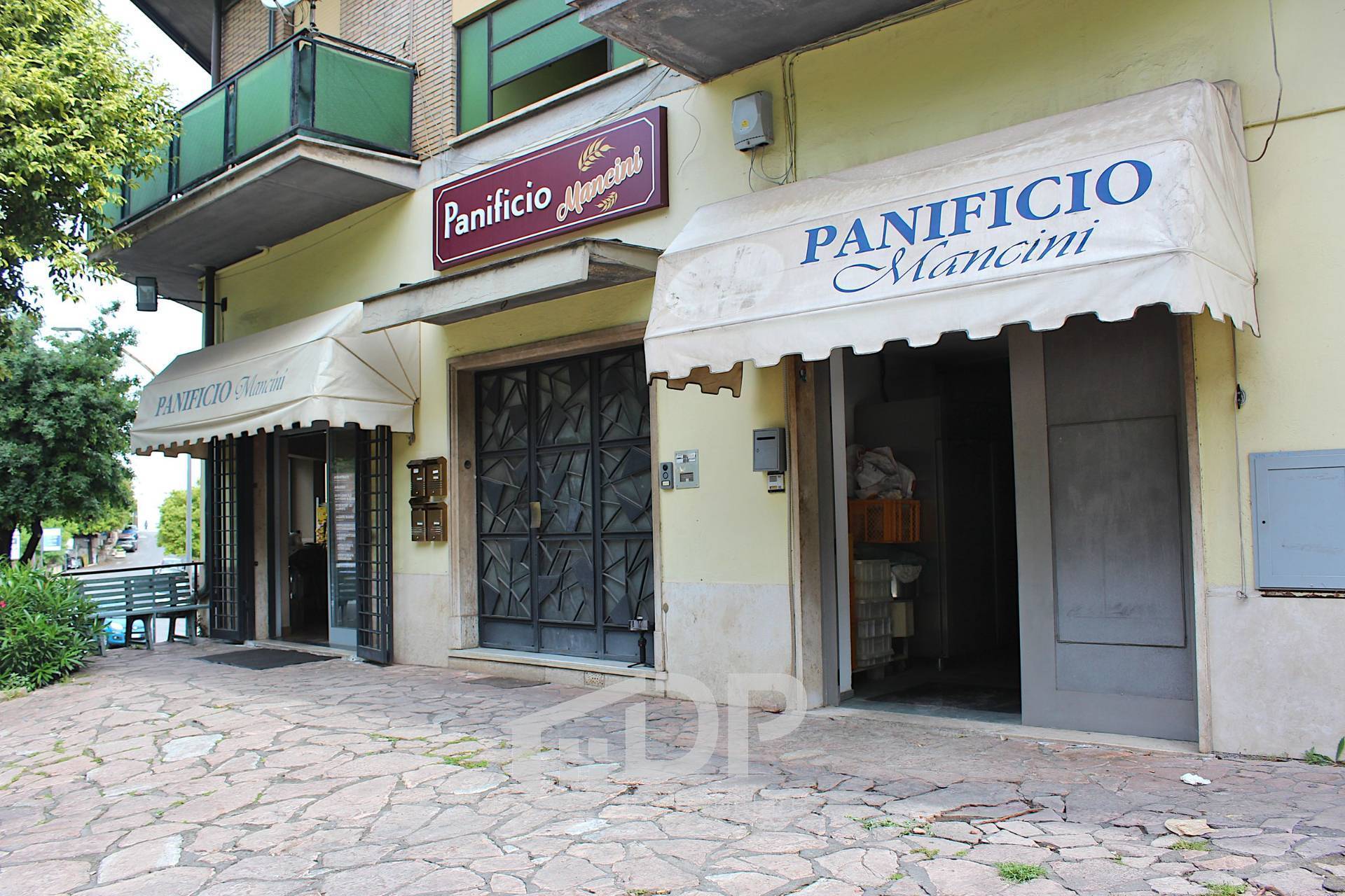 Attivit commerciale in vendita a Palombara Sabina, Semicentrale