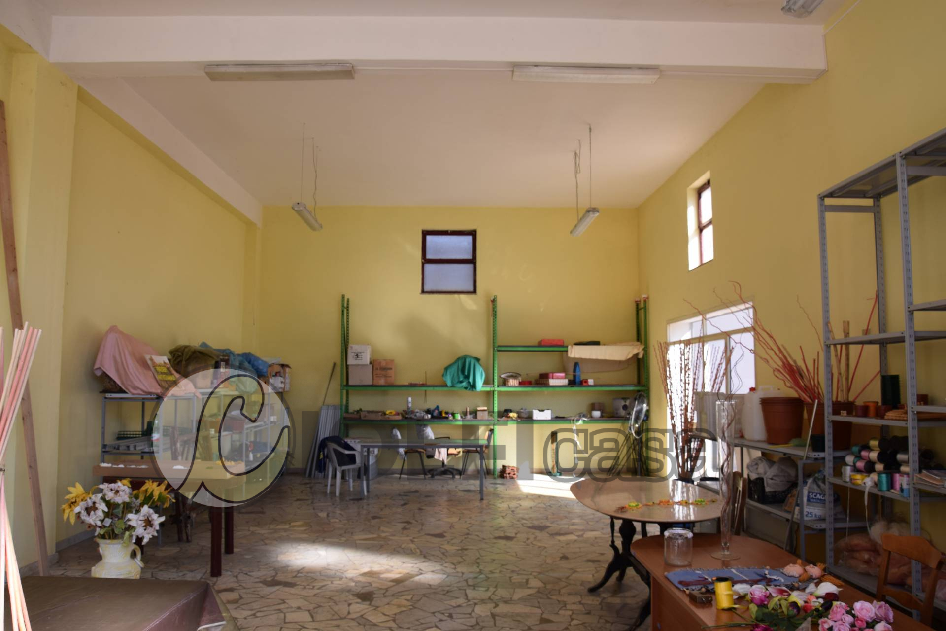 Locale commerciale in vendita a San Vittore del Lazio, Casilina