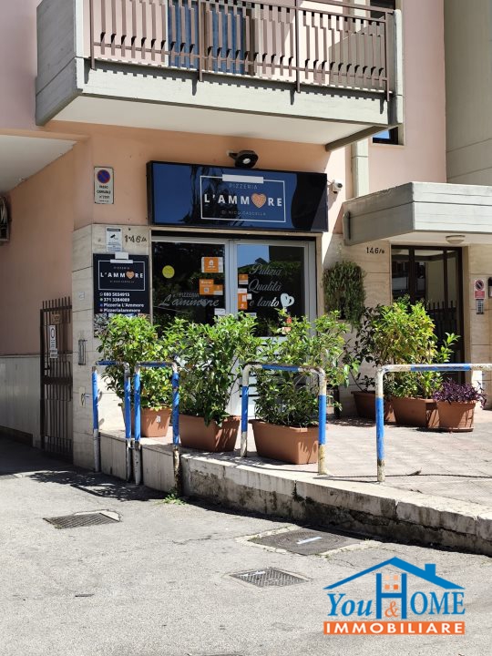 Locale commerciale in vendita a Bari