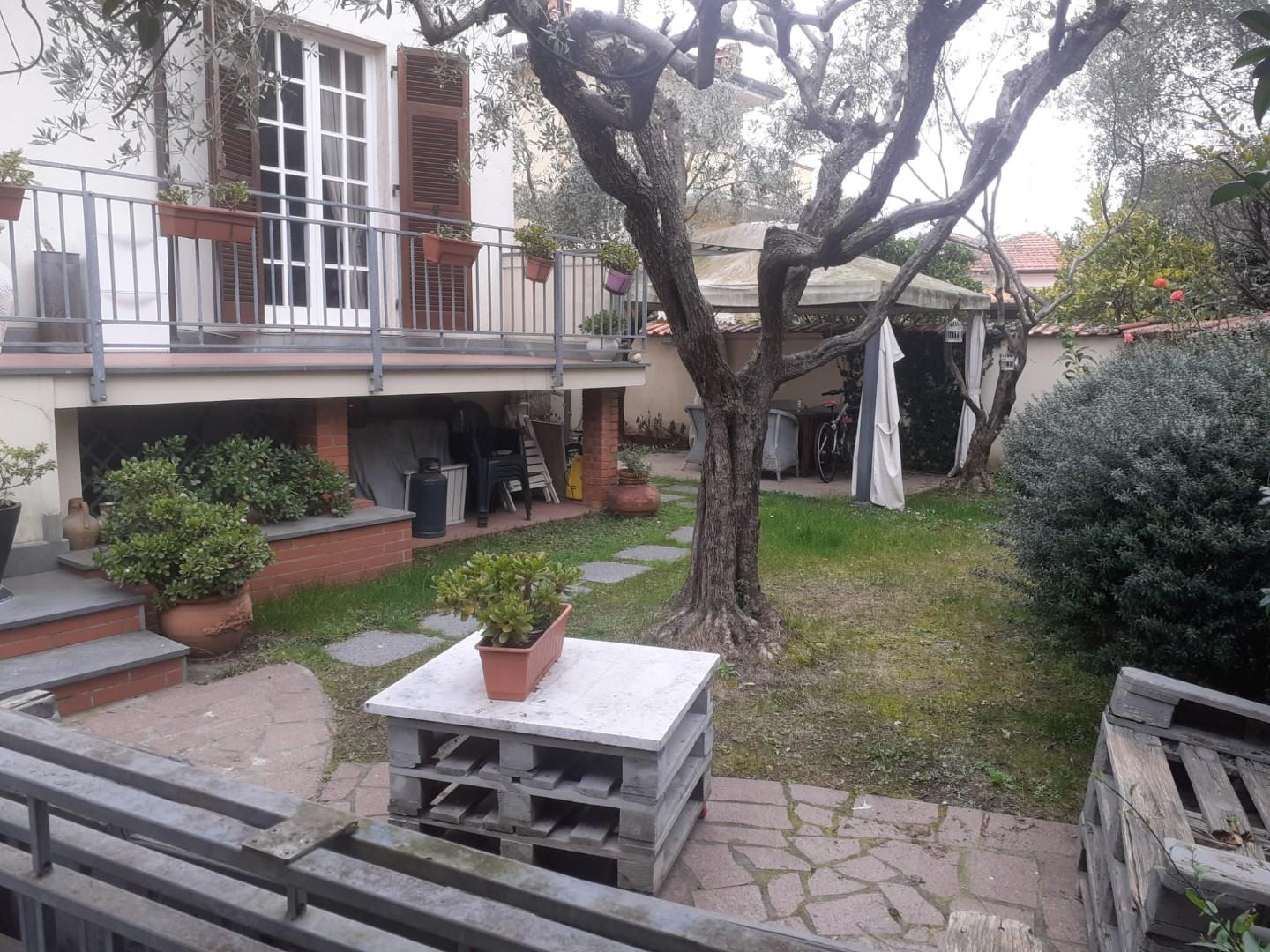 casa indipendente in vendita a Piombino