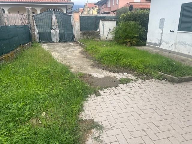 Villa con giardino, Massa ricortola