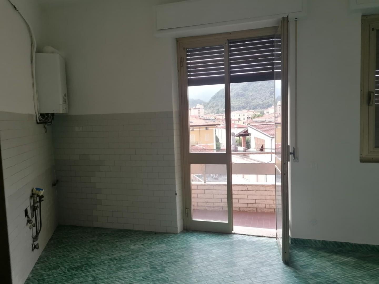 Quadrilocale da ristrutturare, Carrara san francesco