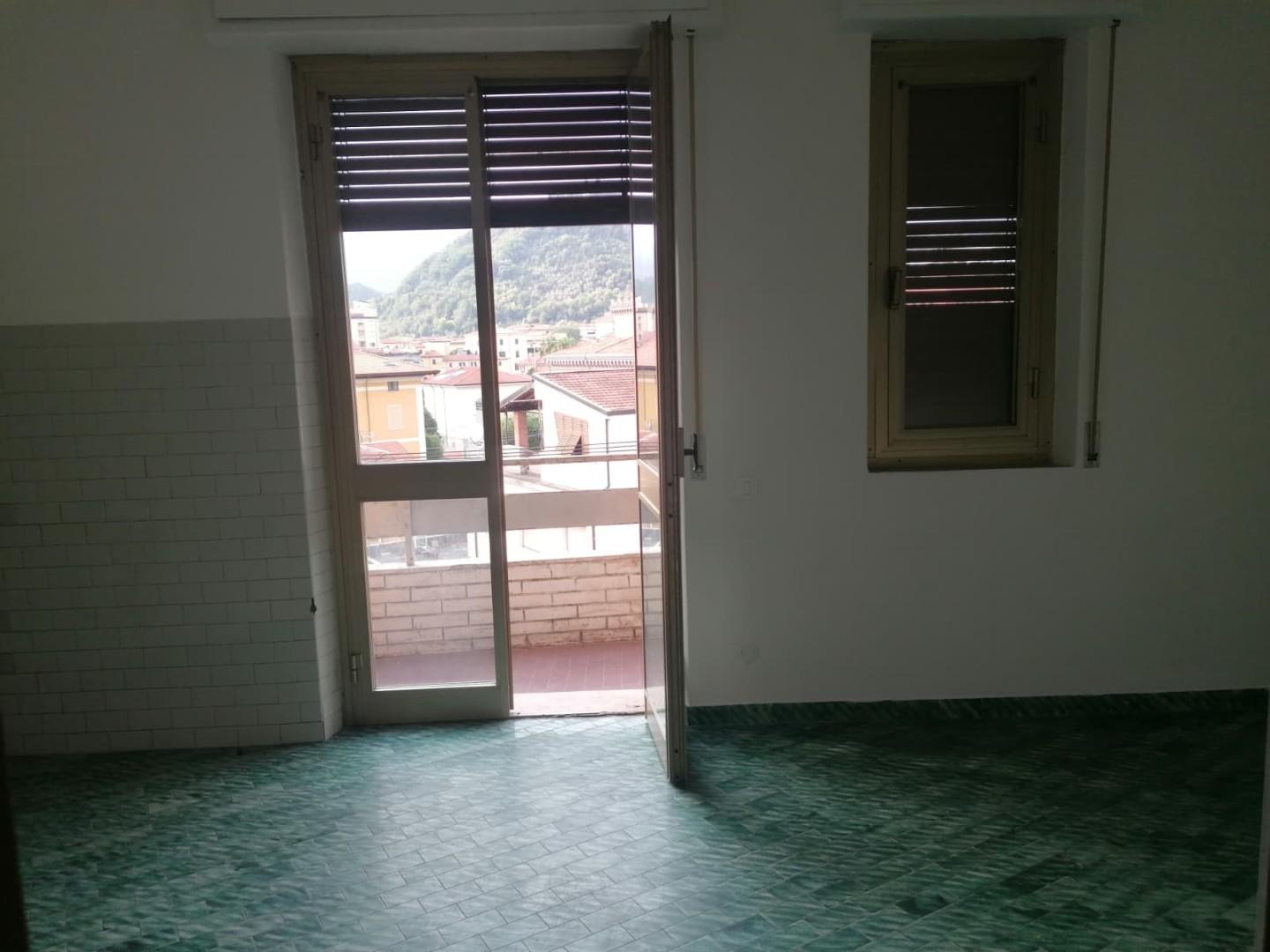 Quadrilocale da ristrutturare, Carrara san francesco