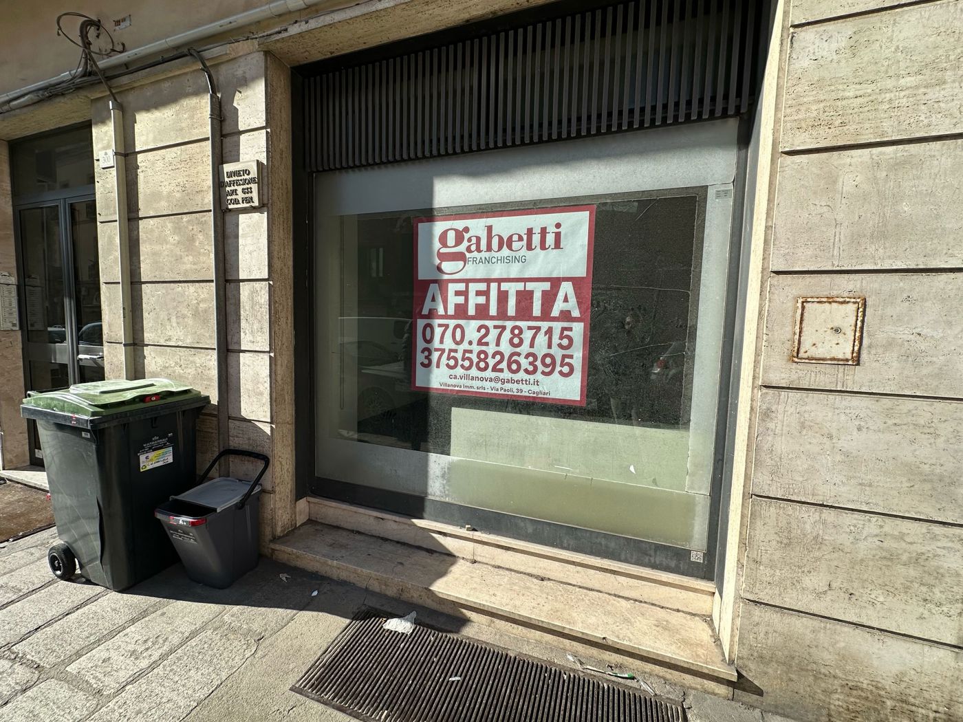 Negozio in affitto a Cagliari