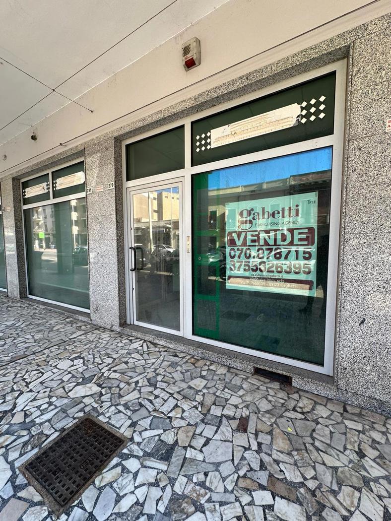 Negozio in vendita a Cagliari