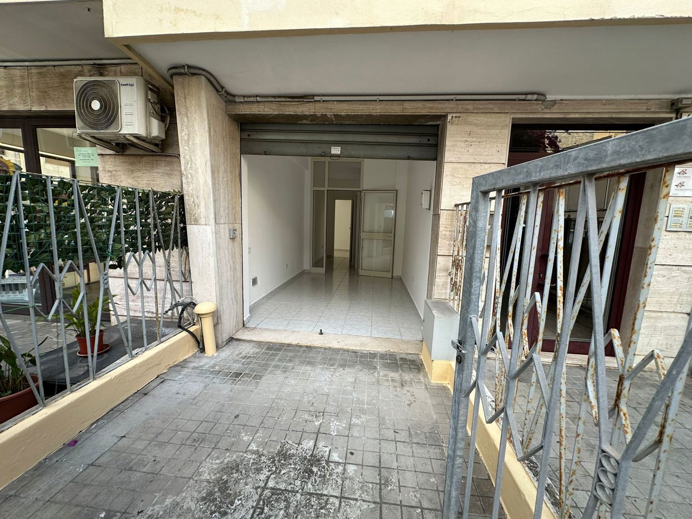 Negozio in affitto a Cagliari