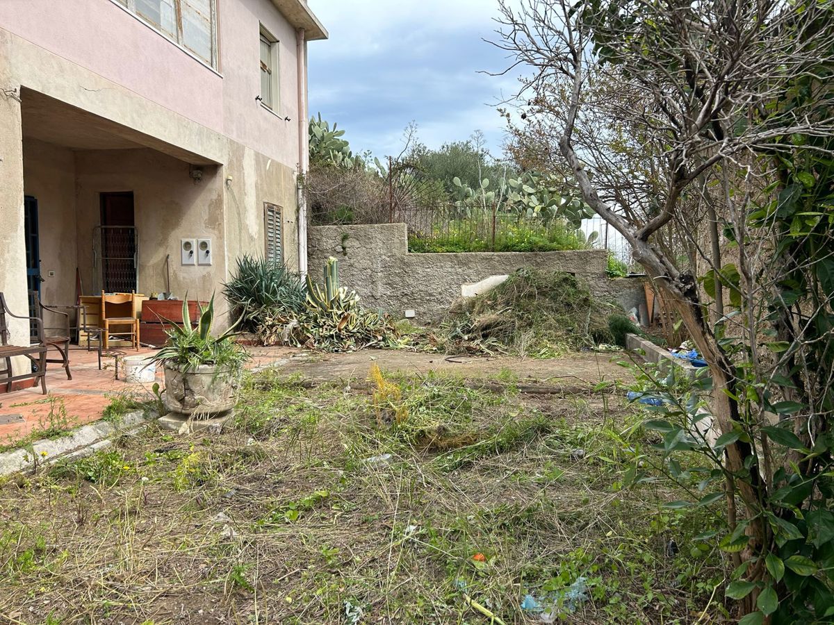 Casa indipendente con giardino a Messina