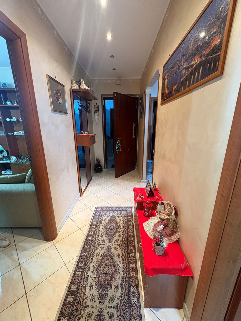 Trilocale con box a Messina