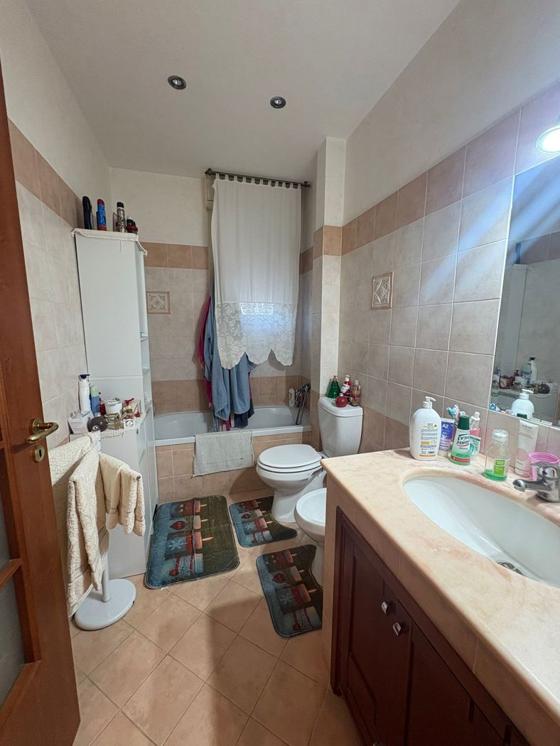 Trilocale con box a Messina