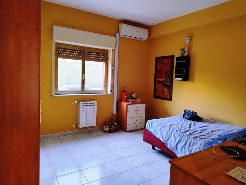 Quadrilocale con box a Messina