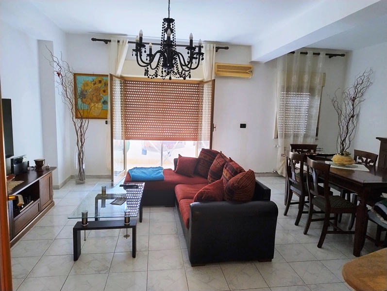 Quadrilocale con box a Messina