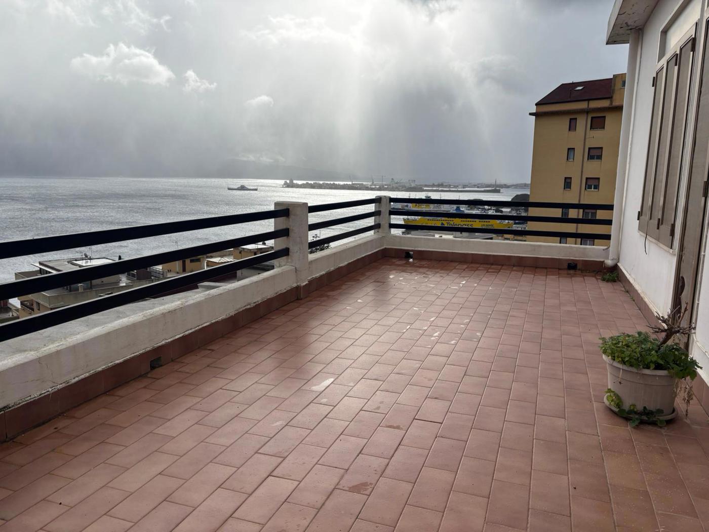 Attico con box a Messina