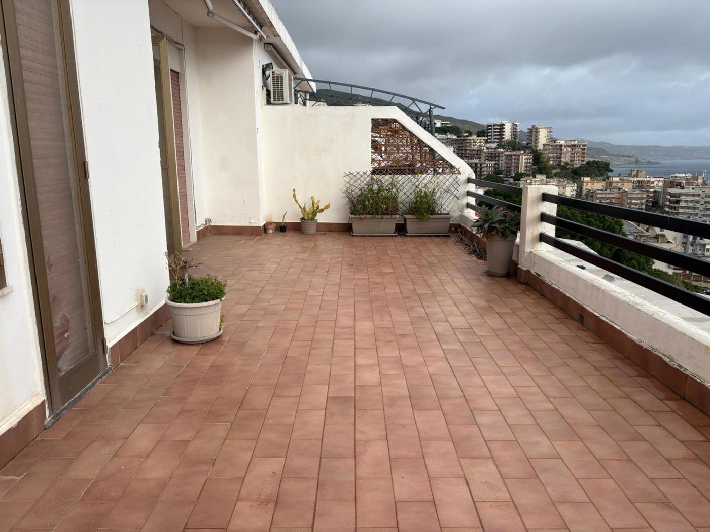 Attico con box a Messina