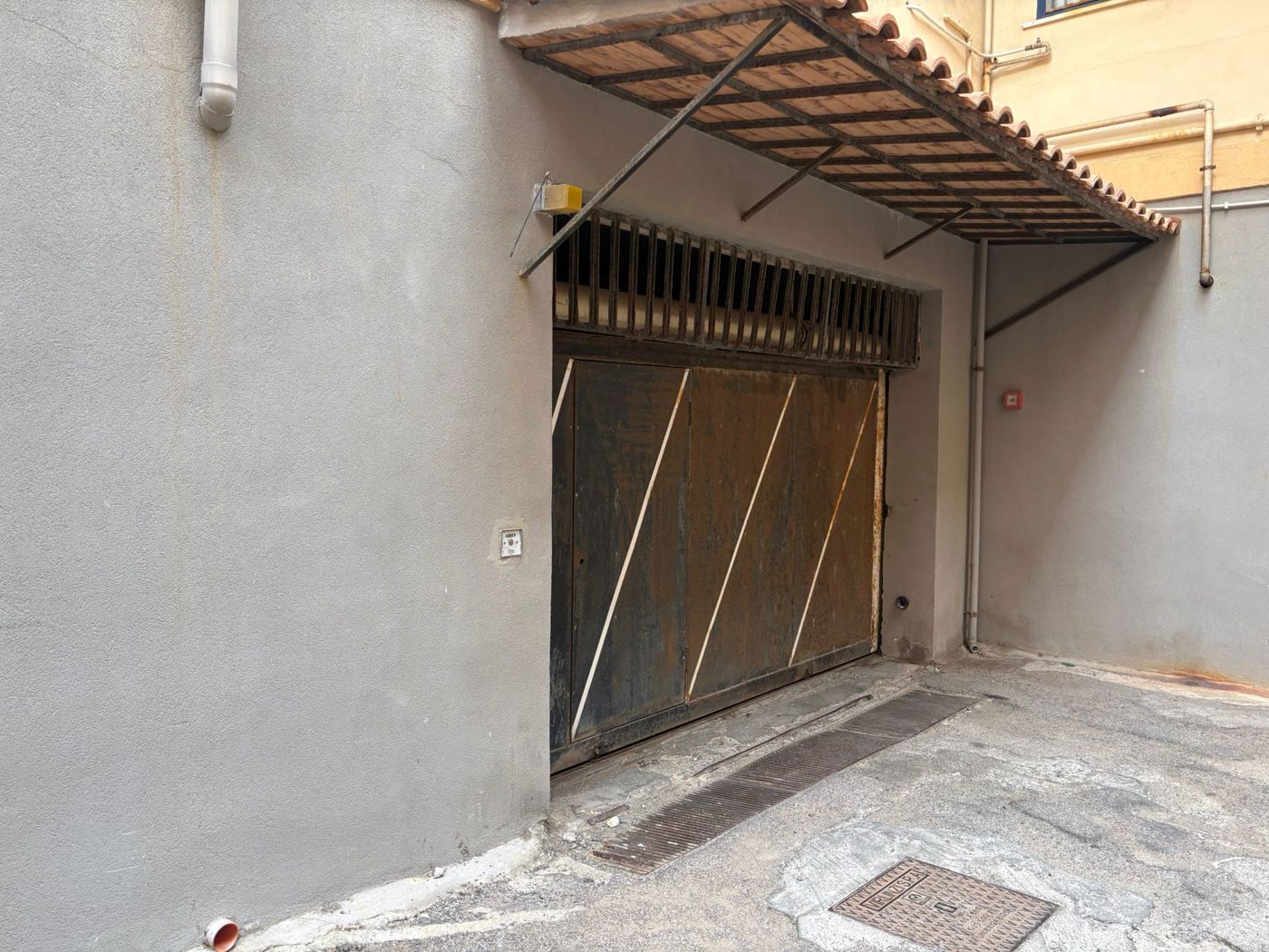 Box/Garage 23mq in vendita a Messina