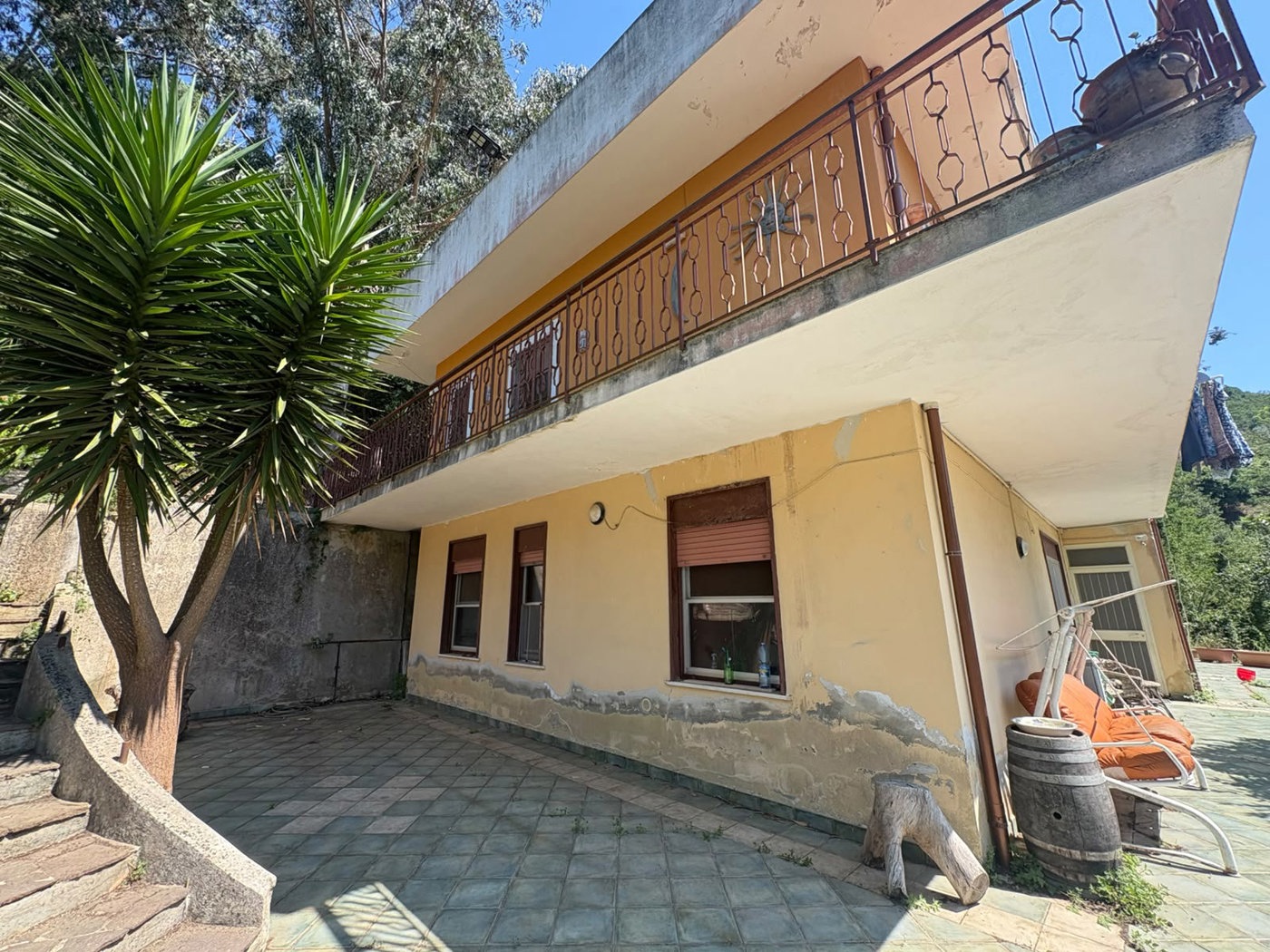 Casa indipendente con box doppio a Messina