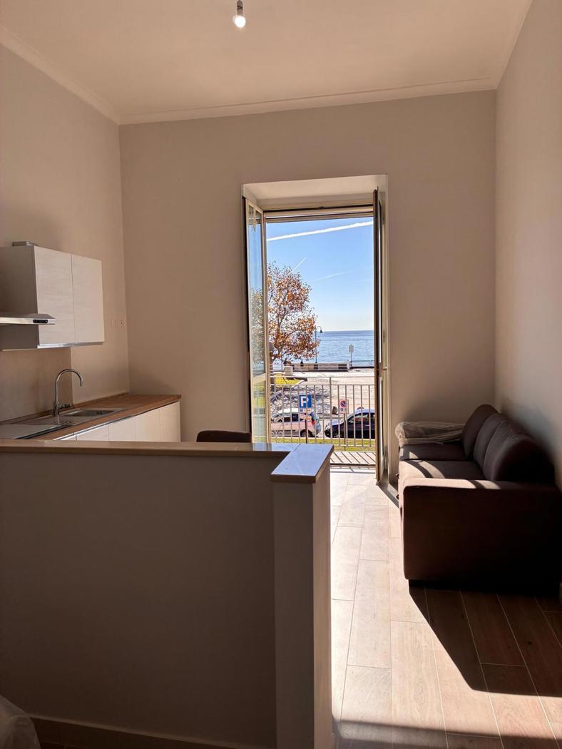 Monolocale arredato in affitto a Pozzuoli