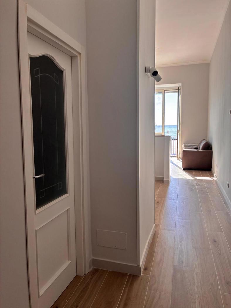 Monolocale arredato in affitto a Pozzuoli