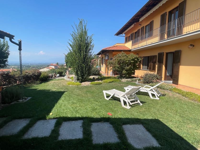 Casa indipendente con giardino a Orio Canavese