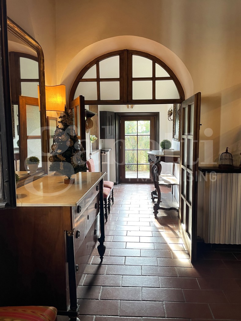 Villa con giardino a Valchiusa