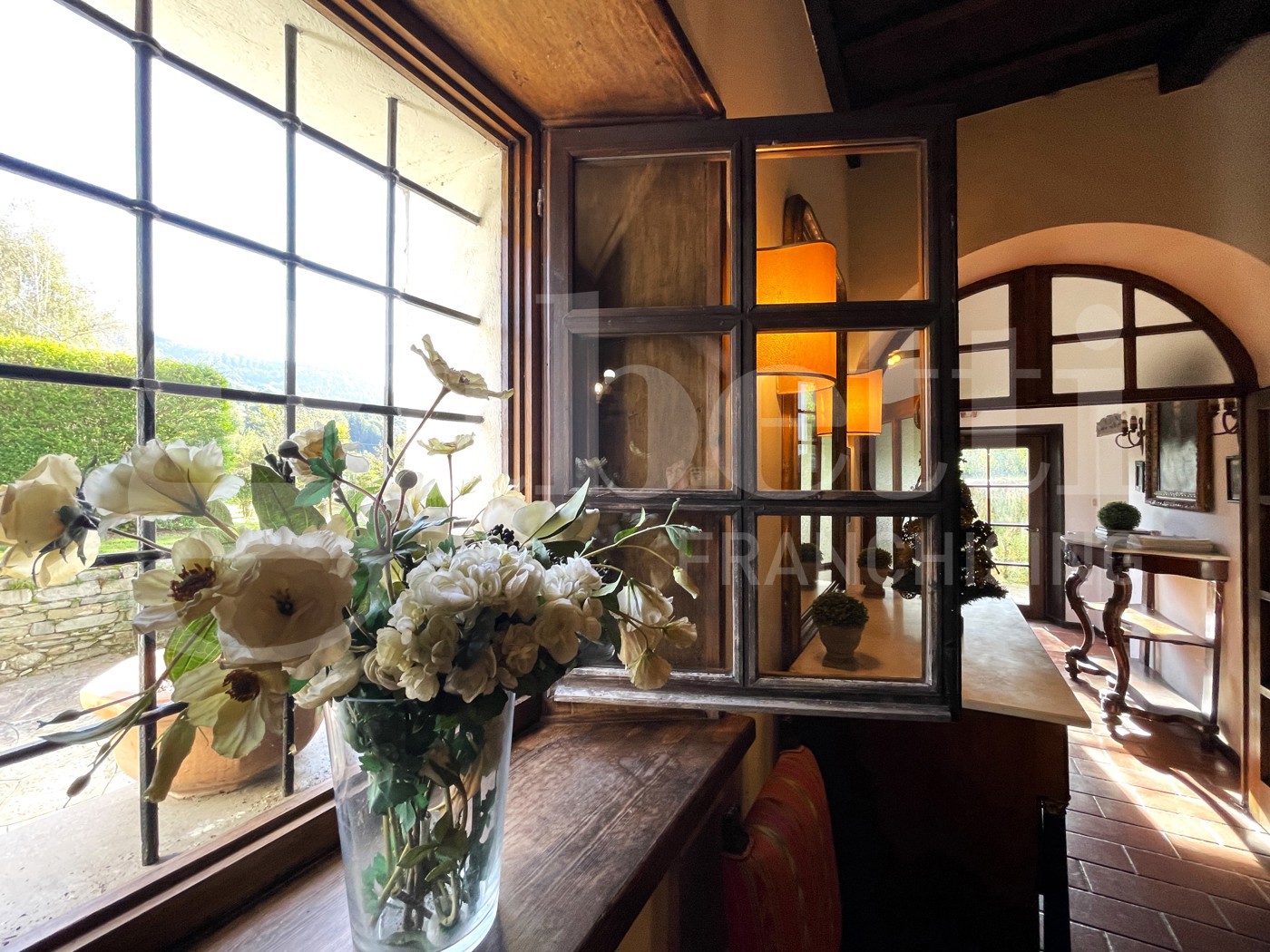 Villa con giardino a Valchiusa