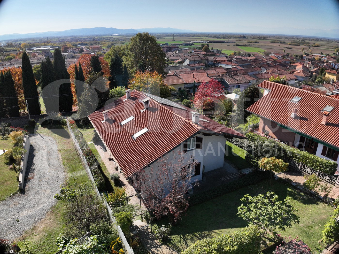 Villa con giardino a Mazz