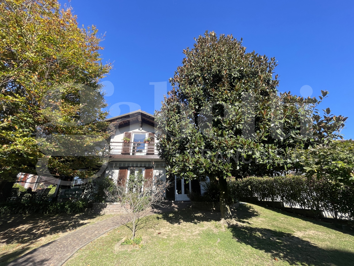 Villa con giardino a Mazz