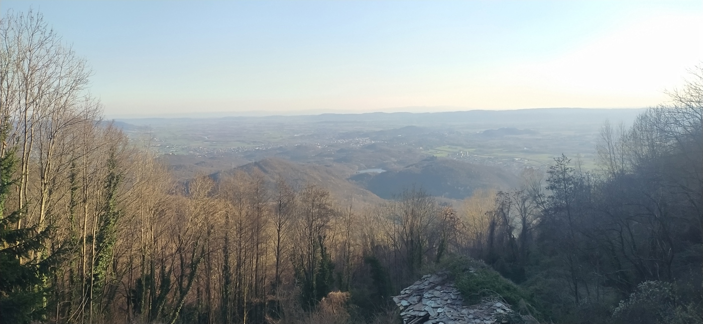 Rustico con giardino a Andrate