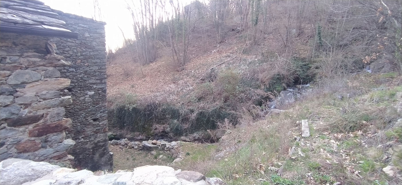 Rustico con giardino a Andrate