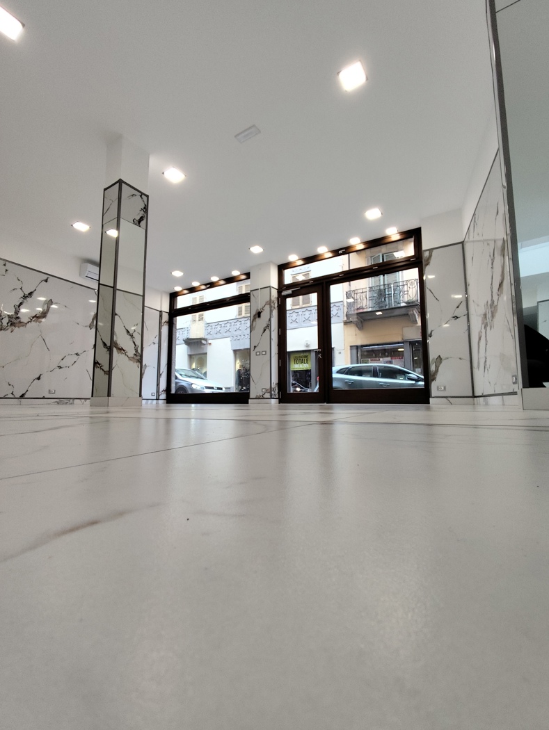 Negozio classe A1 a Caluso