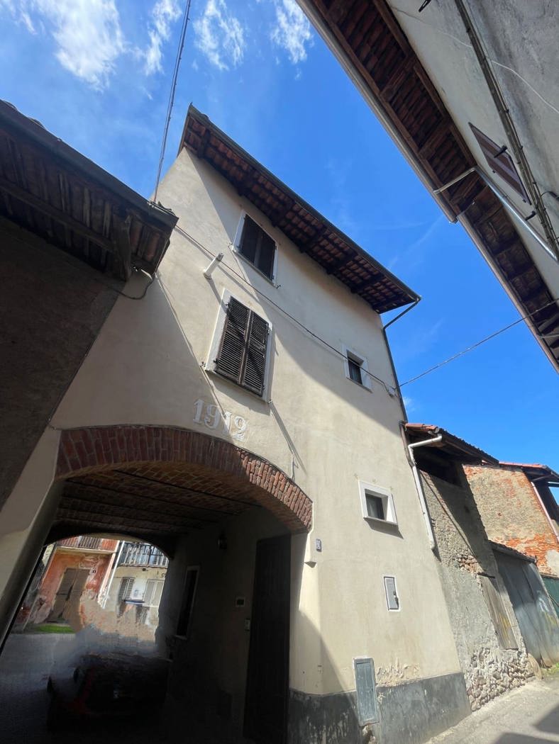 Casa indipendente ristrutturata a Candia Canavese