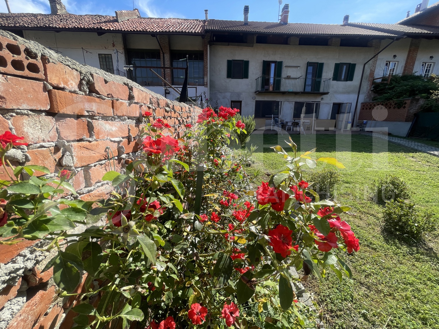Rustico con giardino a Vische