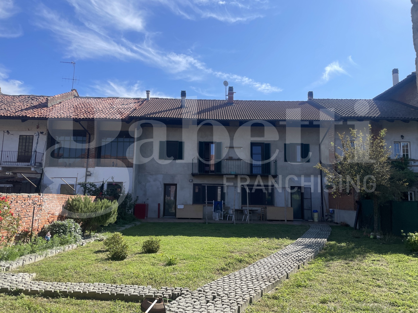 Rustico con giardino a Vische