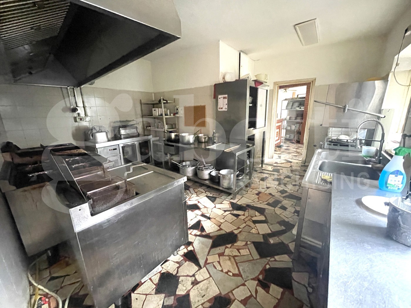 Stabile/Palazzo in vendita a Mazz�