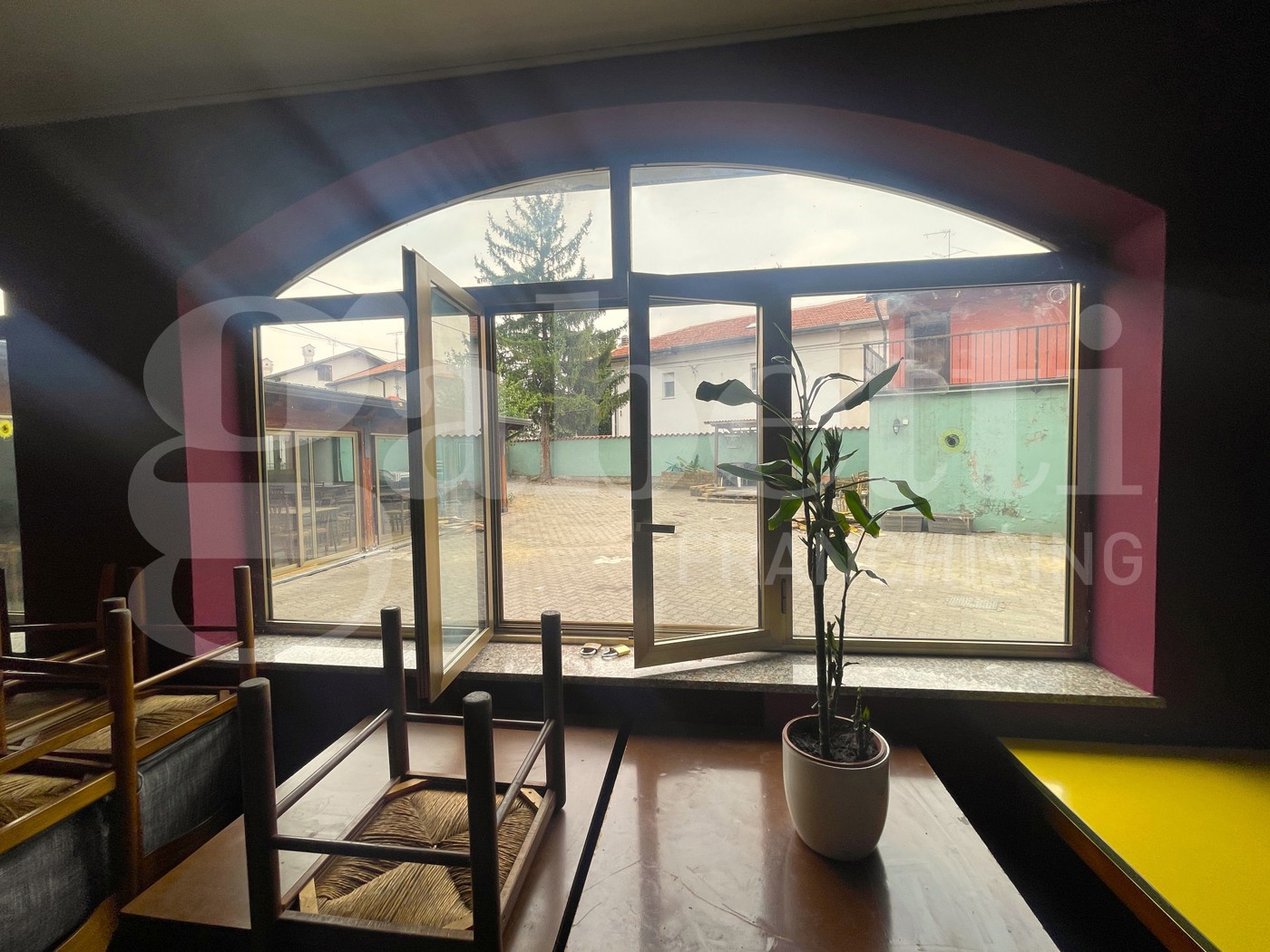 Stabile/Palazzo in vendita a Mazz�
